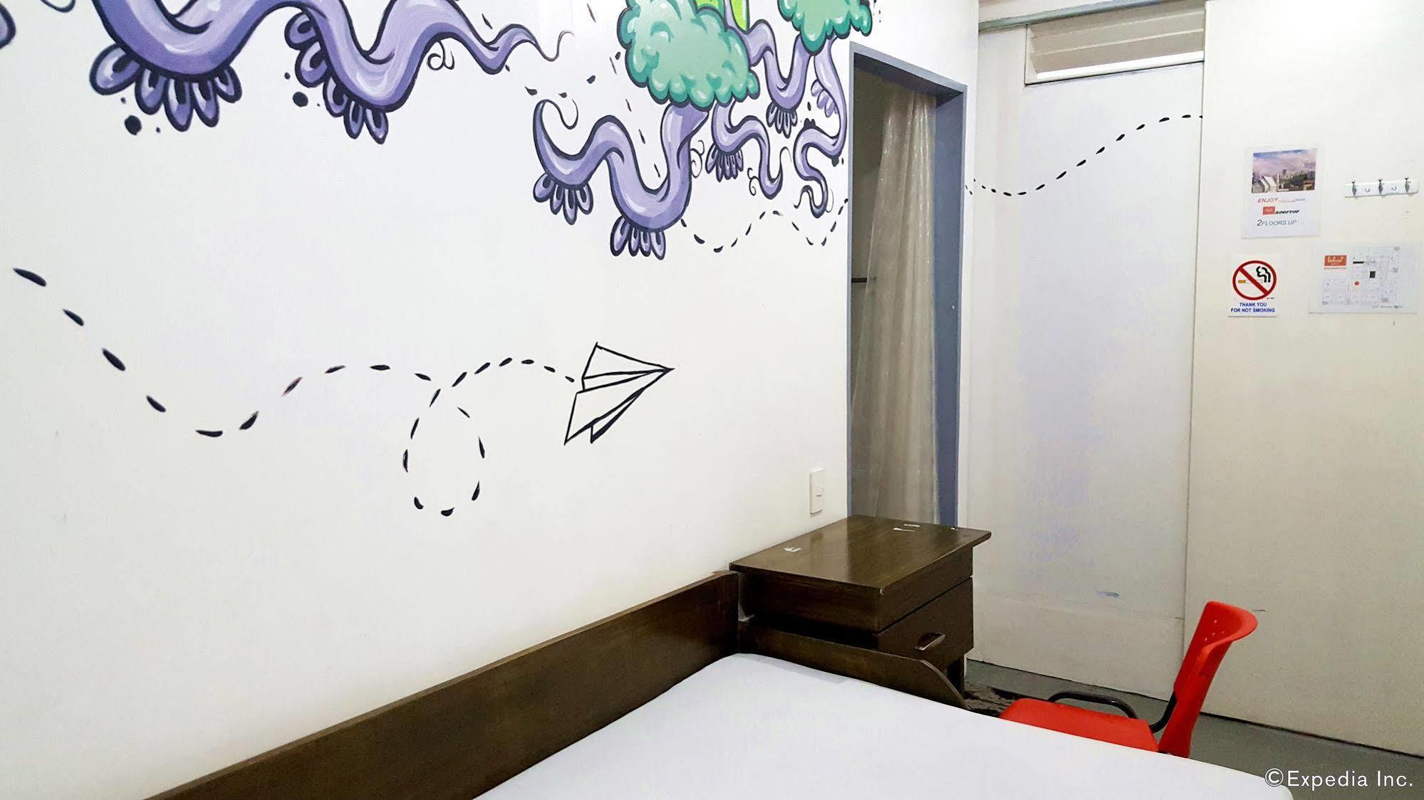 Lokal Hostel Makati City Exterior foto